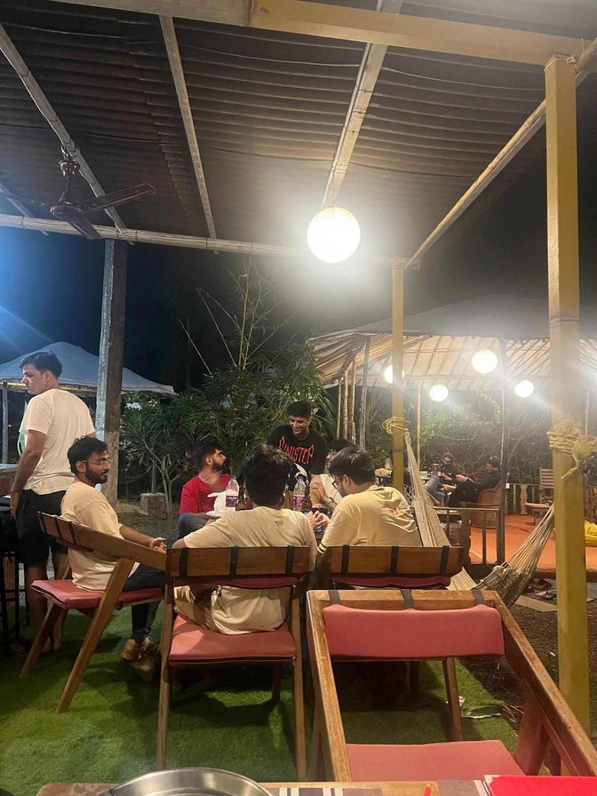 The Peace Hostel อารัมบล ภายนอก รูปภาพ